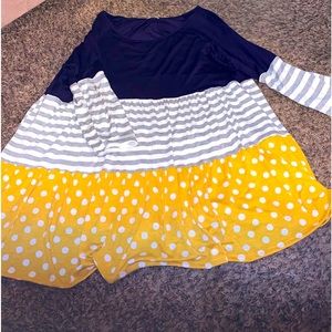 Vibrate colored tunic.